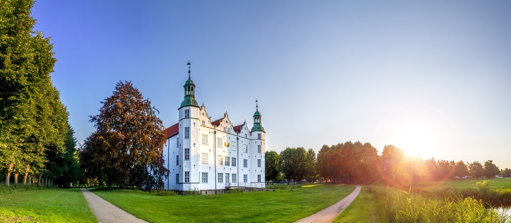 Schleswig Holstein plant Reform der Landesbauordnung shutterstock 584763862